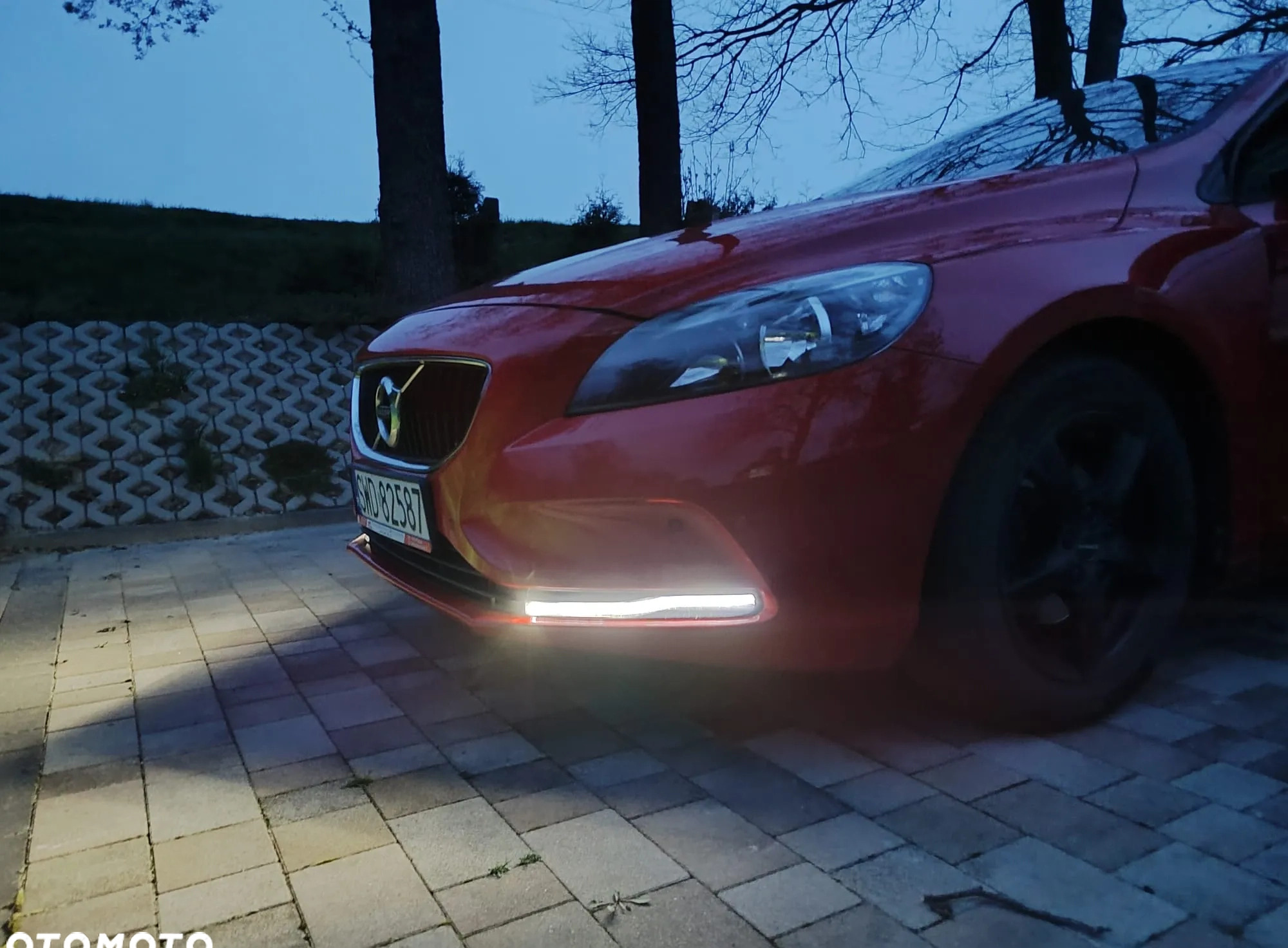Volvo V40 cena 48000 przebieg: 128126, rok produkcji 2016 z Trzcińsko-Zdrój małe 79
